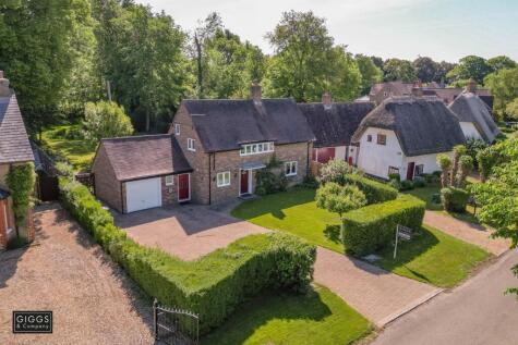 High Street, Croxton