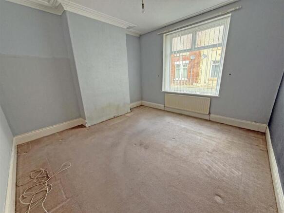 Bedroom 1.jpg