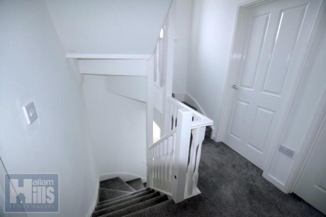 5 bed Detached for sale Image 11