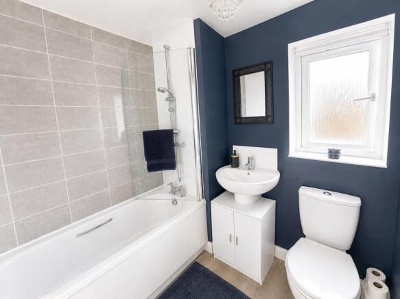 2 bed Semi-Detached for sale Image 8