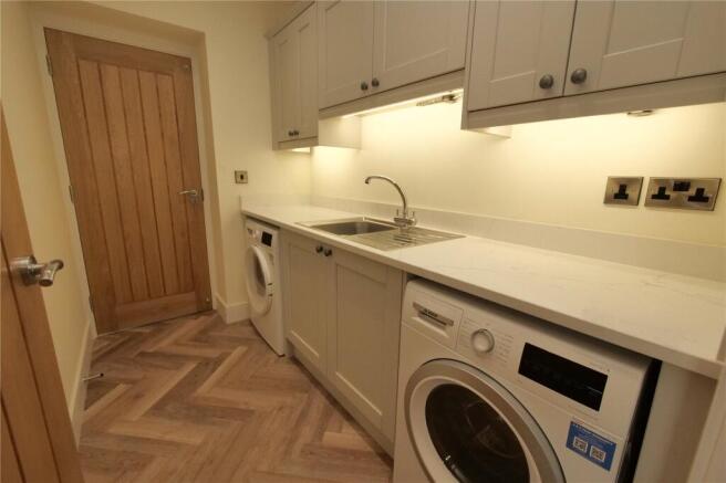 3 bed Semi-Detached for sale Image 4