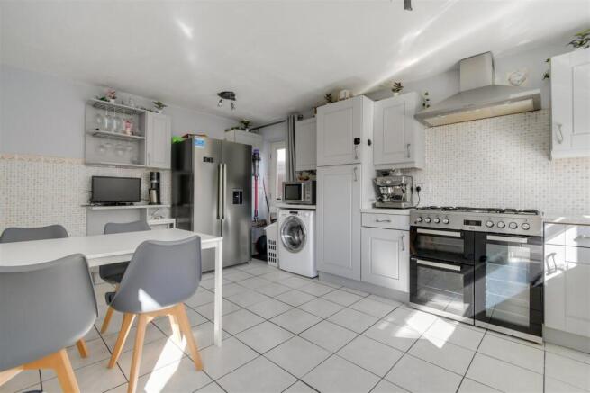 KITCHEN BREAKFAST ROOM