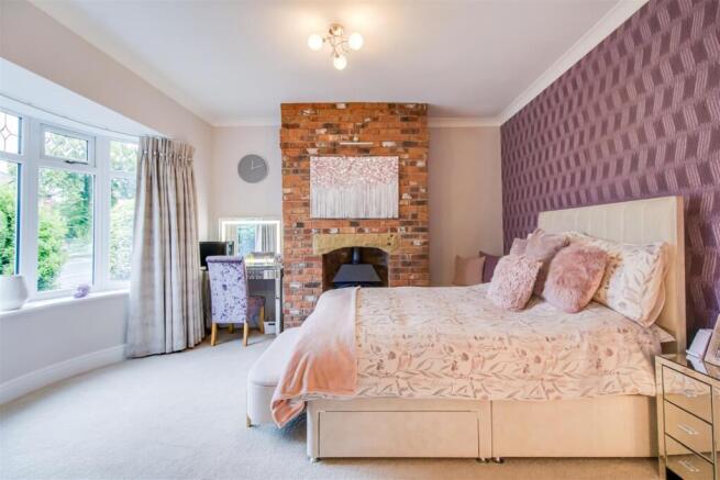4 bed Bungalow for sale Image 9