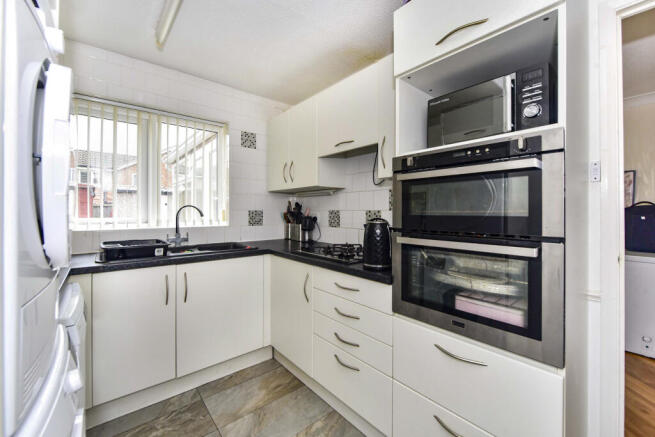 3 bed Semi-Detached for sale Image 8