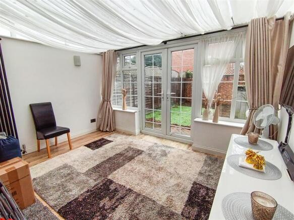 Farrant Way, Borehamwood photo 5