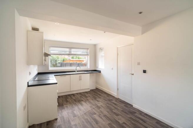 3 bed Semi-Detached for sale Image 7