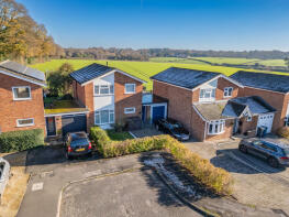 38, Clementi Avenue, High Wycombe HP15 6TN