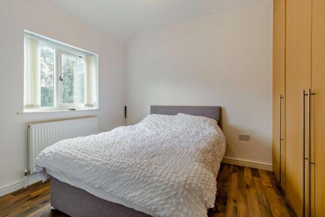 4 bed Semi-Detached for sale Image 8