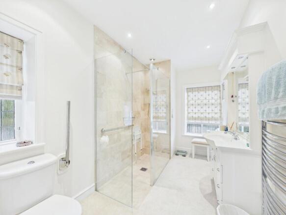 4 bed Semi-Detached for sale Image 7