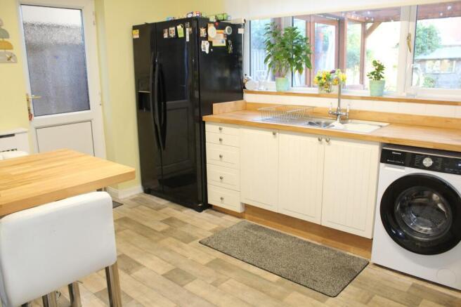 Fitted Kitchen Picture 2