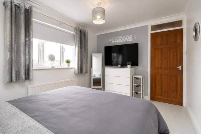 3 bed Terraced for sale Image 11