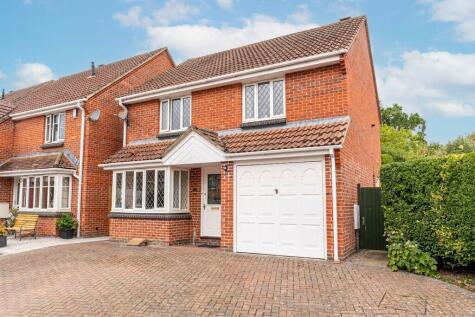 Huntingdon Gardens, Horton Heath, SO50