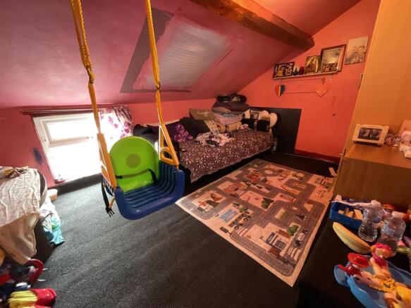 3 bed Terraced for sale Image 8