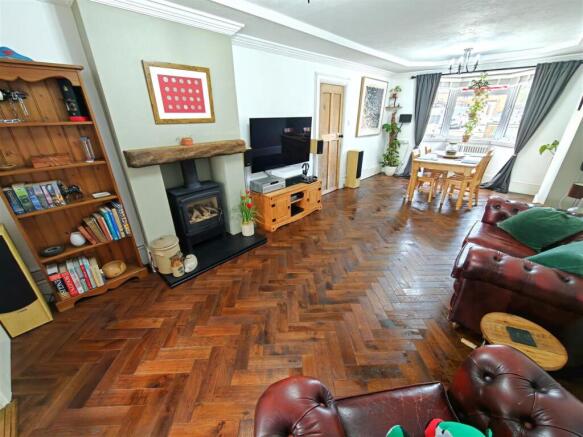 Hazelwood Road, Corby photo 3