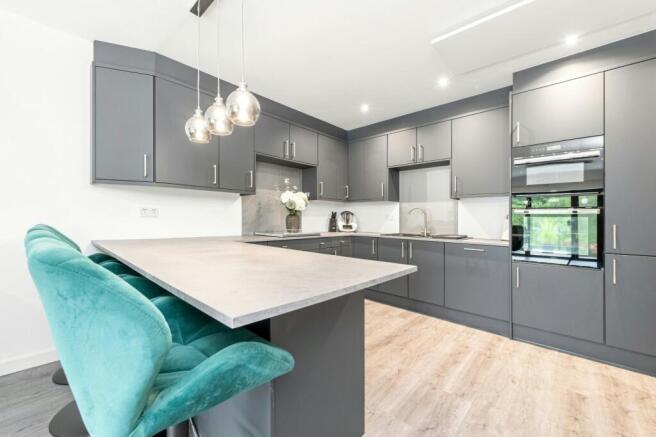 4 bed Town House for sale Image 7