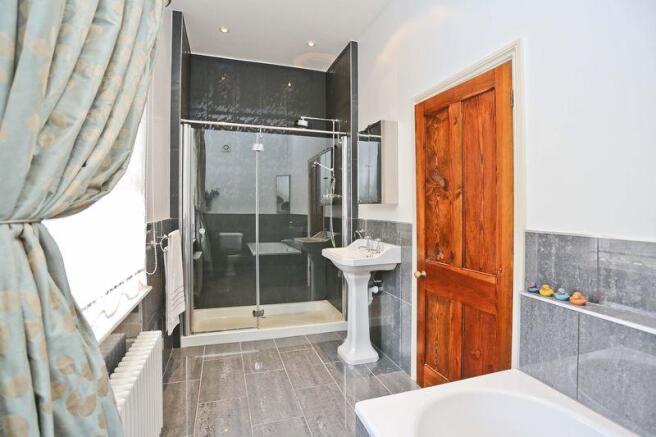 Master En-Suite