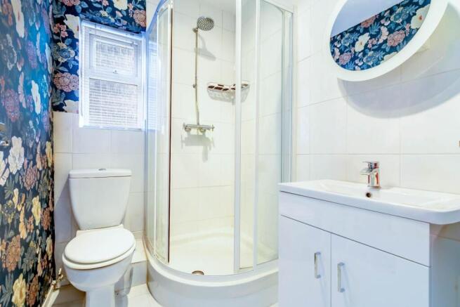 4 bed Detached for sale Image 7