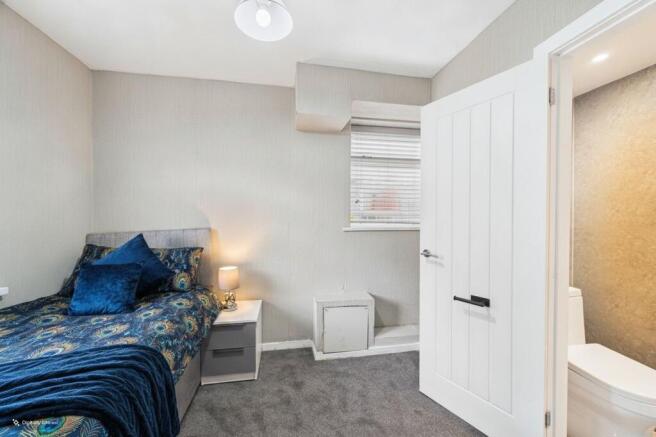 Room 1 with ensuite