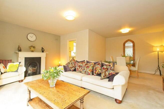 Lounge/Dining Room