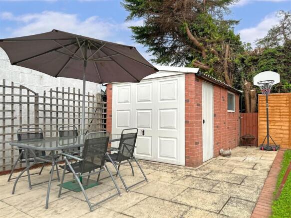 Detached Garage & Patio 417