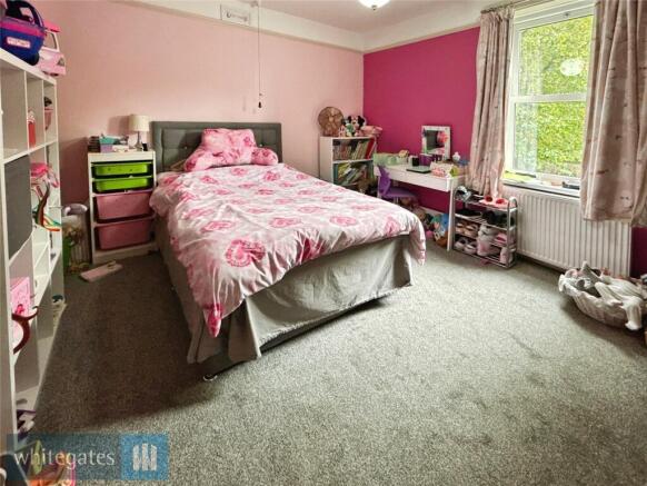 3 bed Terraced for sale Image 9