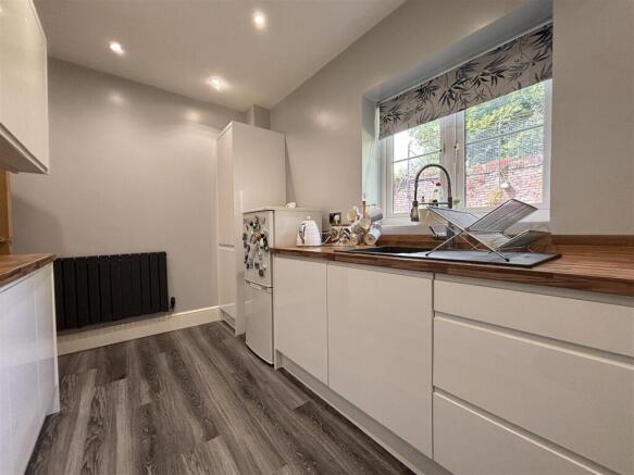 2 bed Apartment for sale Image 10