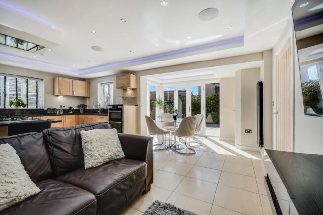 Galleywood Road, Great Baddow, Chelmsford photo 4