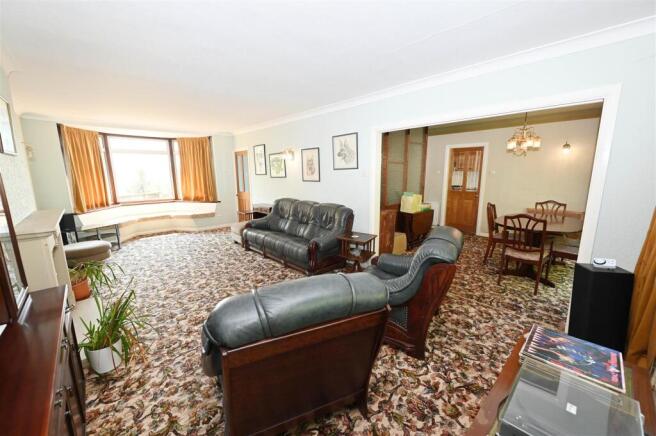 4 bed Detached for sale Image 3