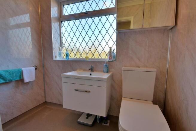 3 bed Semi-Detached Bungalow for sale Image 10