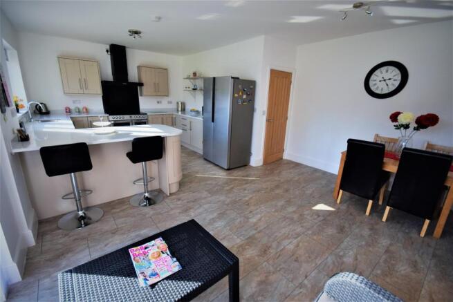 10 Wynnstay Lane Kitchen profile (2).JPG