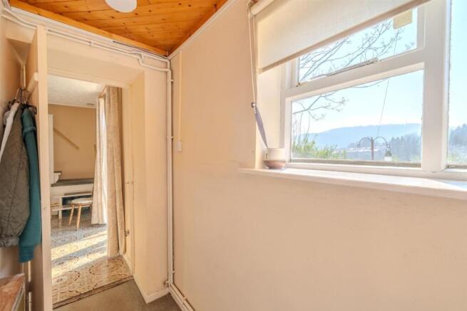 12 Lower Leigh Road-13.jpg