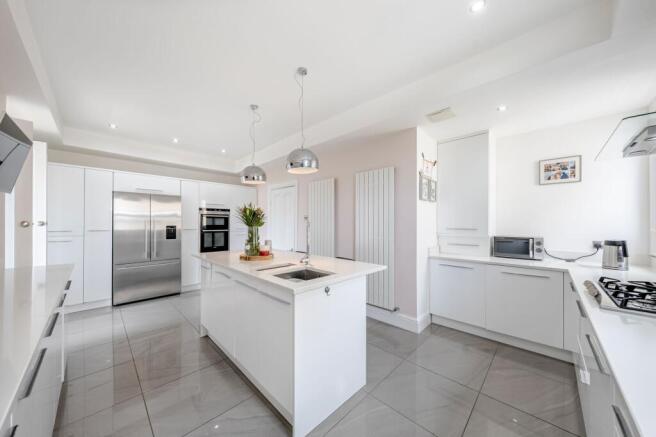 2 bed Flat for sale Image 4