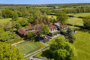 Aldenham Wood Lodge, Watling Street, Borehamwood WD6 3AA