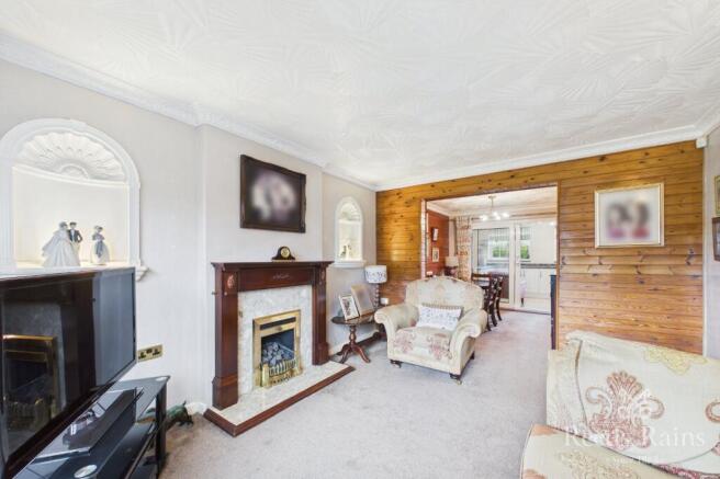 3 bed Detached for sale Image 8