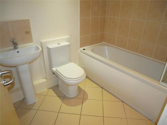 1 bed Apartment to rent Image 6