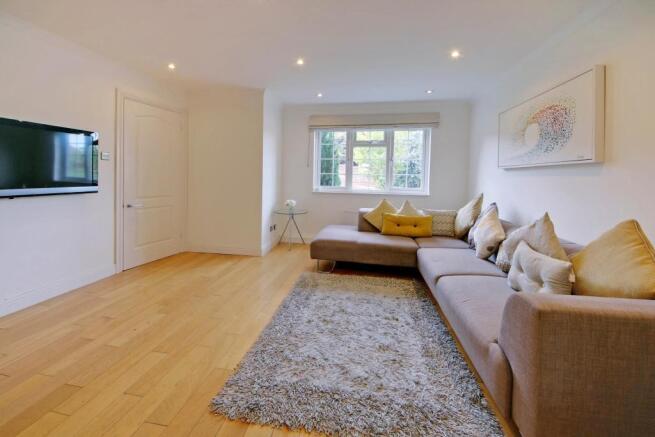Living Room 1.jpg