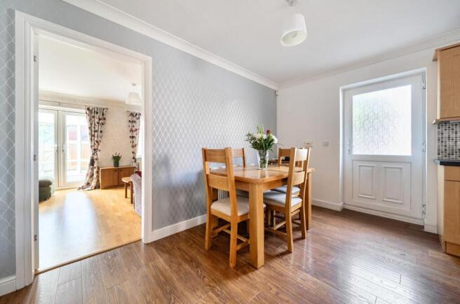 3 bed Semi-Detached for sale Image 6