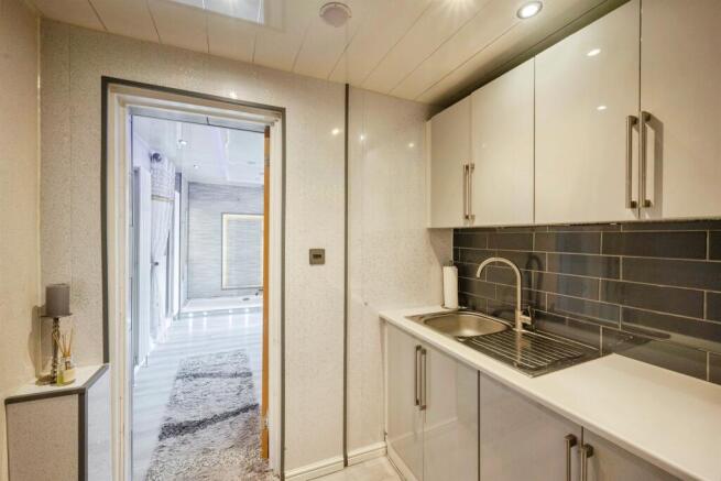 3 bed Semi-Detached for sale Image 11