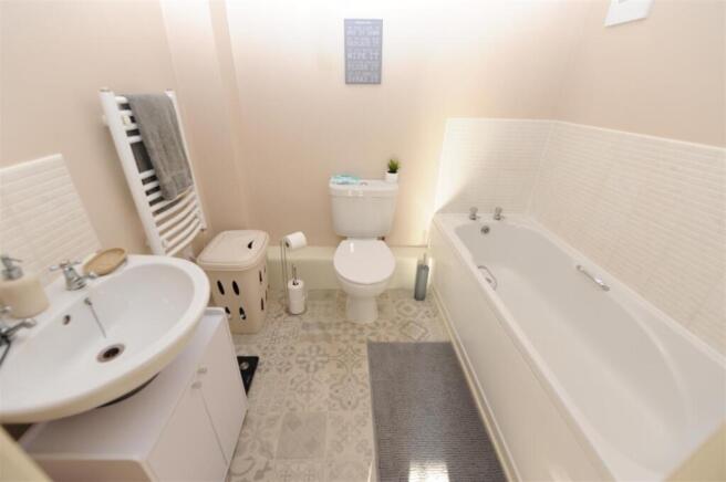 2 bed Apartment for sale Image 10