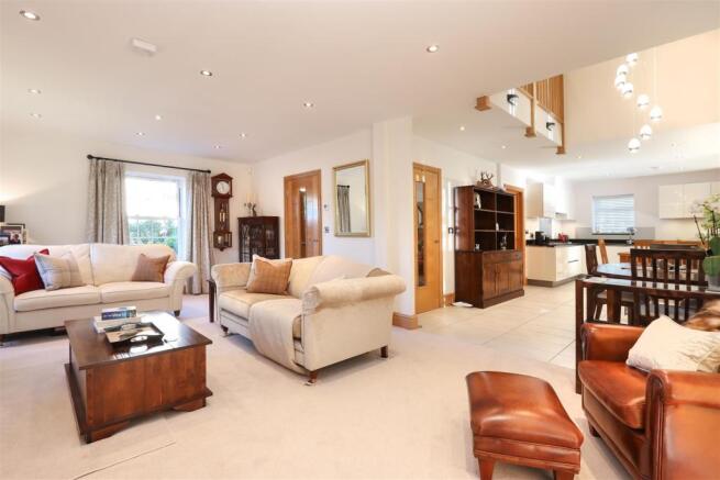 Living Room3.jpg