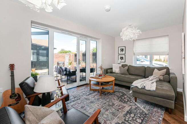 3 bed Semi-Detached for sale Image 4