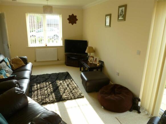 DINING/KITCHEN