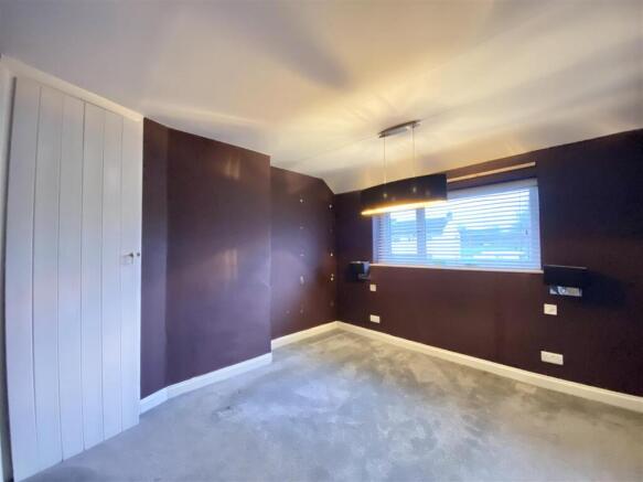 3 bed Semi-Detached for sale Image 8