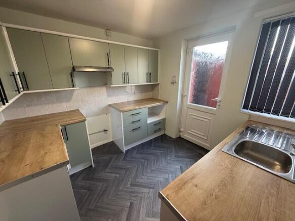3 bed Terraced to rent Image 5