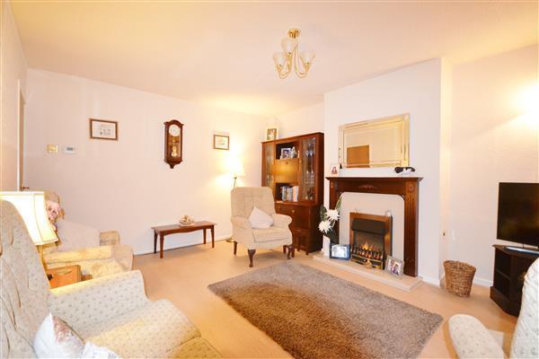 LOUNGE: