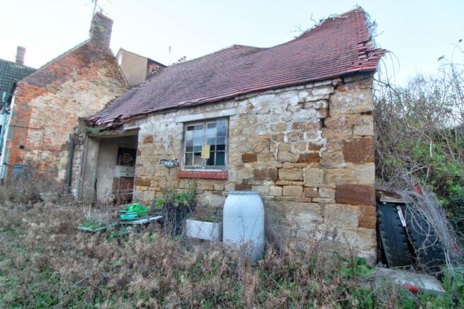 OUTBUILDING 1