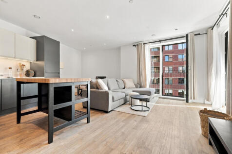 Glow Court, London, E3