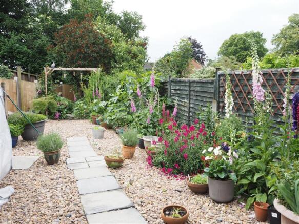 Landscaped Rear Garden 948