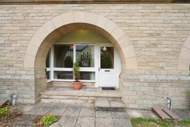 2 bed Apartment for sale Image 8