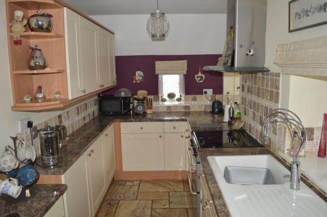 KITCHEN/BREAKFAST ROOM